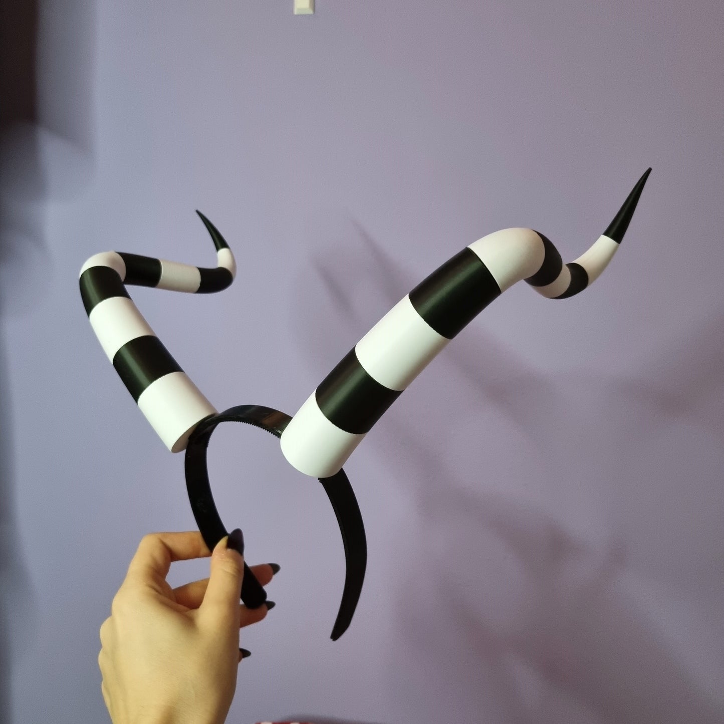 Long twisted 3d printed black & white imp cosplay horns