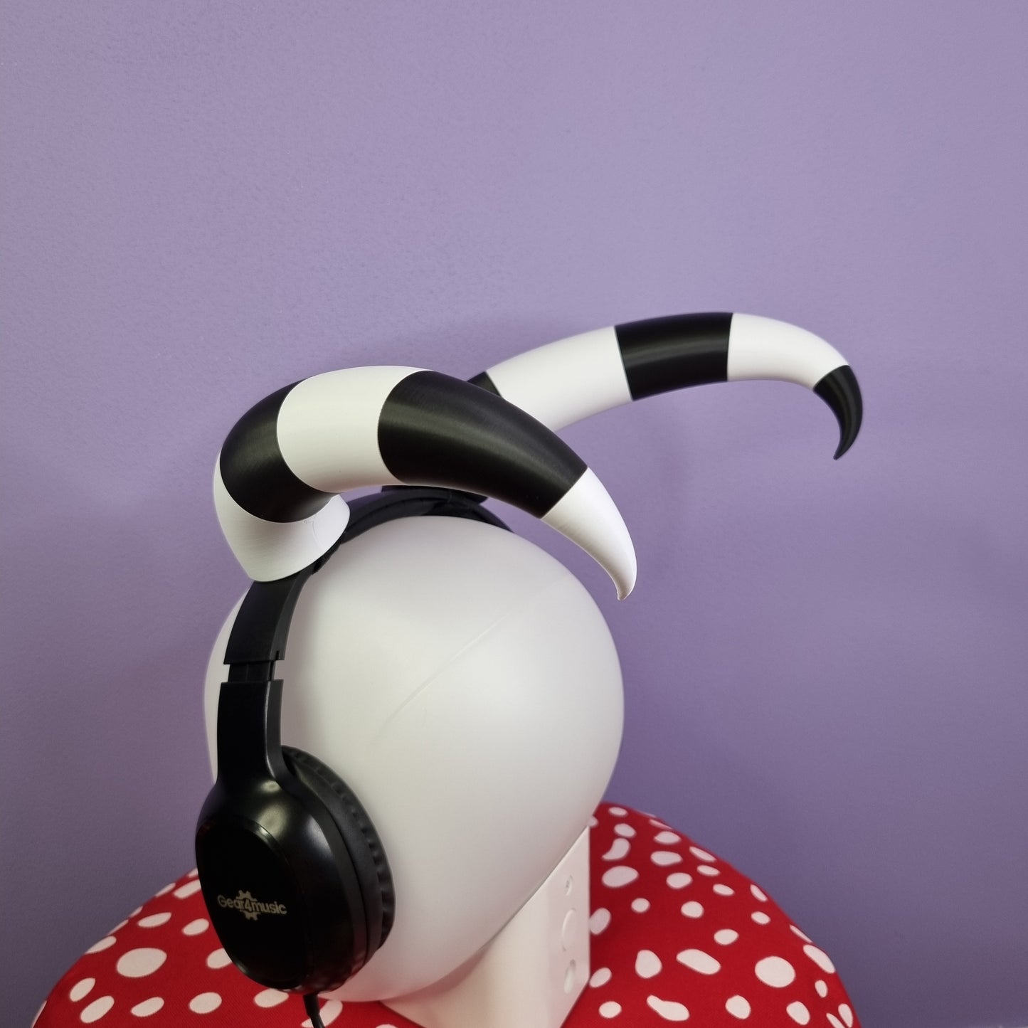 Asymmetrical(!) customizable 3d printed imp cosplay horns for headset