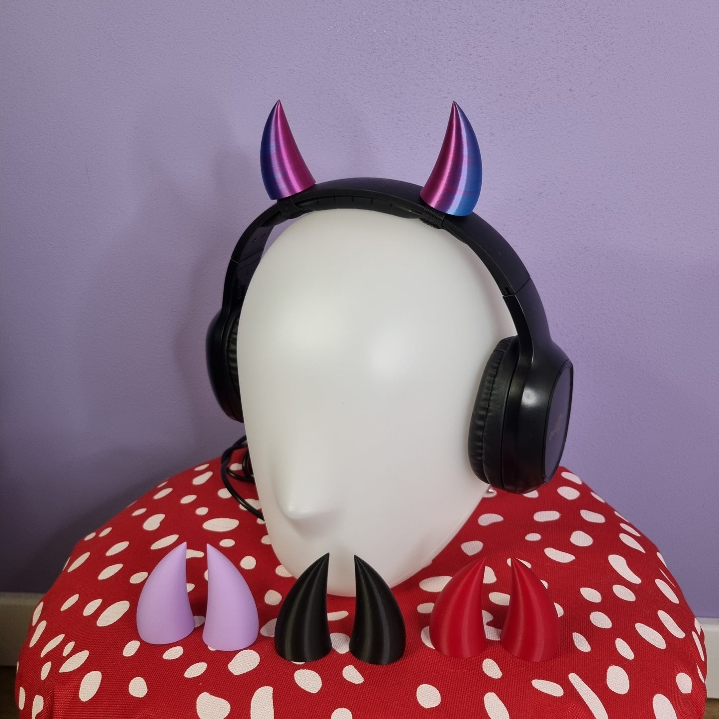 Small horns for headset