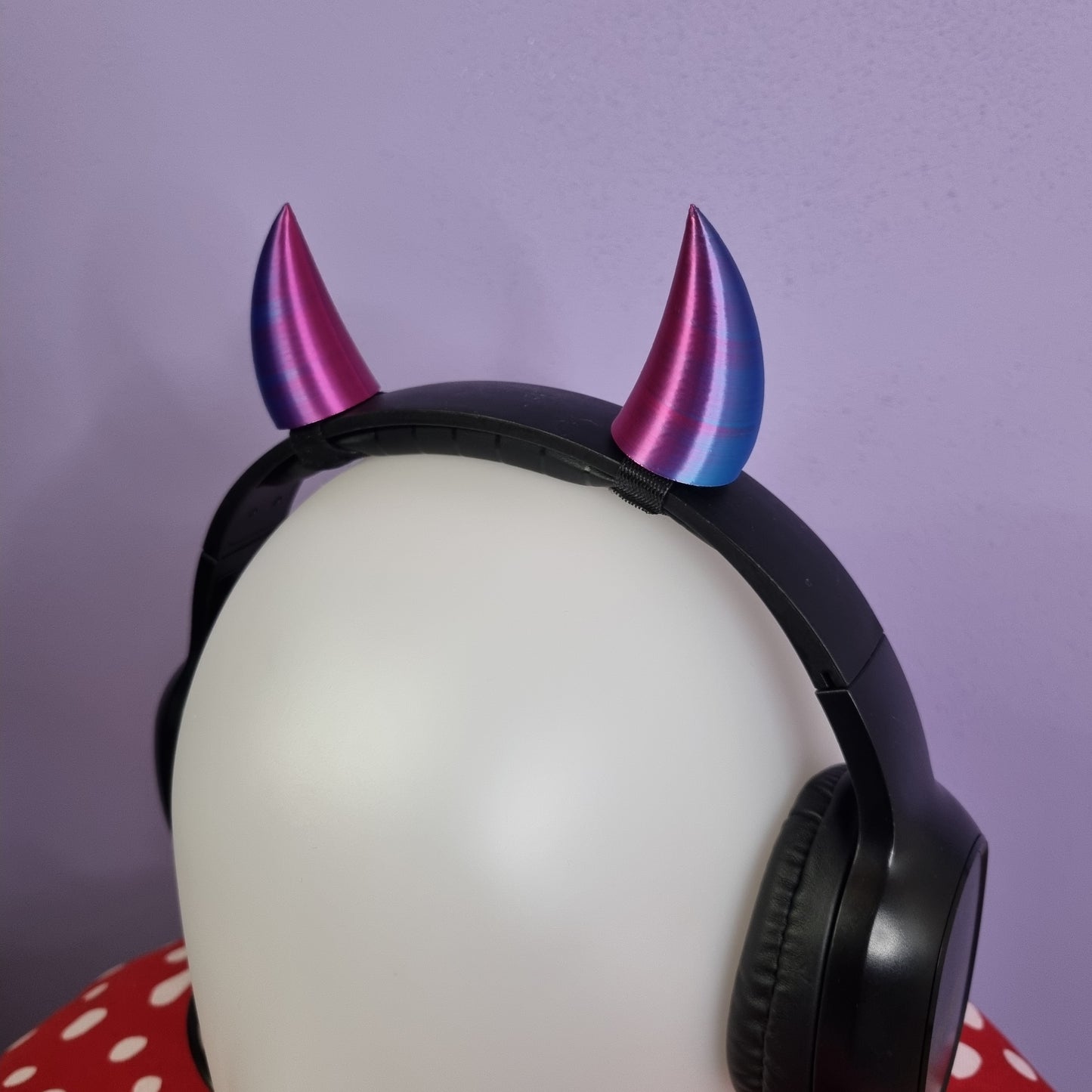 Small horns for headset