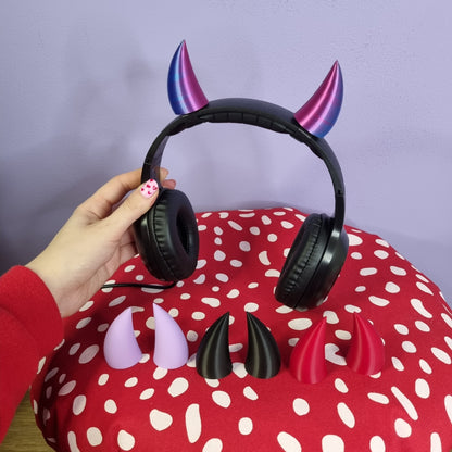 Small horns for headset