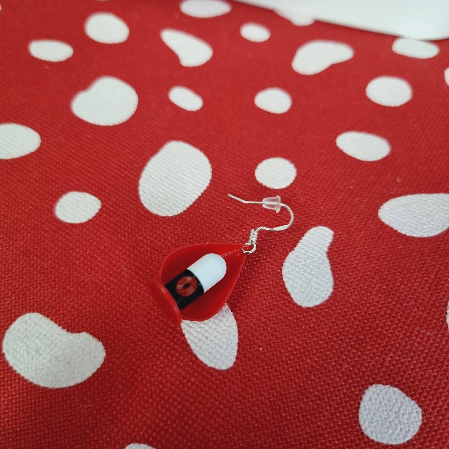 Radio microphone earrings