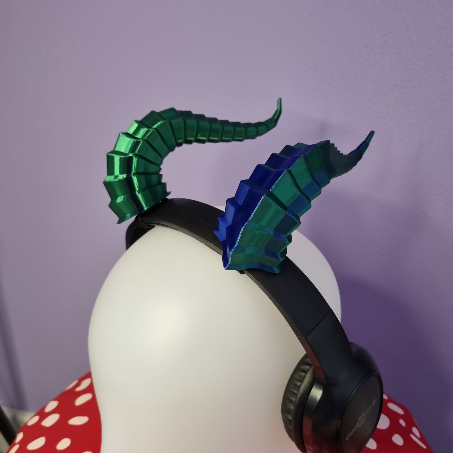 Dragon horns for headset